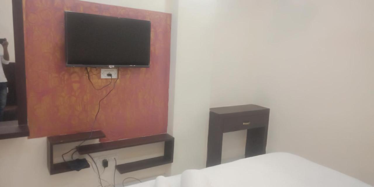 M G Residency Hotel Chikmagalūr Eksteriør billede