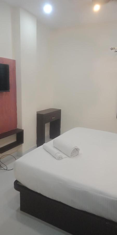 M G Residency Hotel Chikmagalūr Eksteriør billede