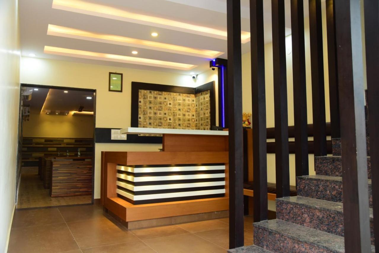 M G Residency Hotel Chikmagalūr Eksteriør billede