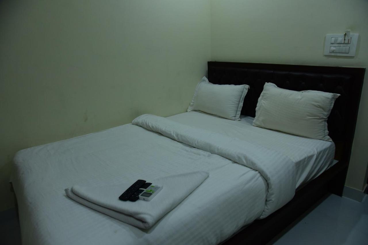 M G Residency Hotel Chikmagalūr Eksteriør billede