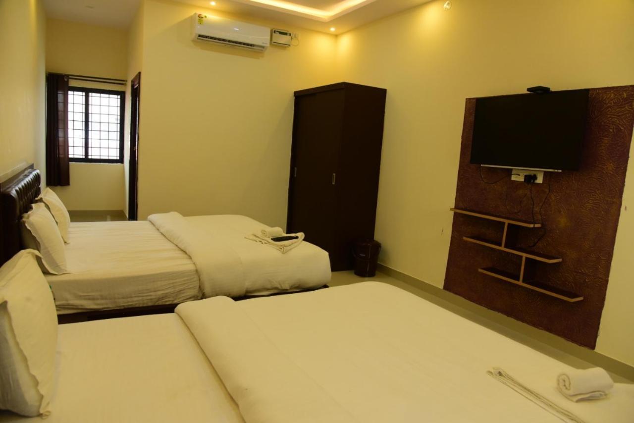 M G Residency Hotel Chikmagalūr Eksteriør billede